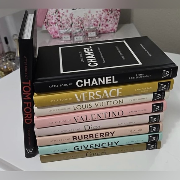 📕LITTLE BOOK OF TOM FORD Coffee Table Book Hardcover New - Picture 6 of 6